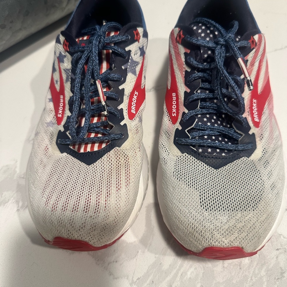 Brooks (limited edition) women’s Sneakers - Navy, Red, and White - Picture 2 of 8